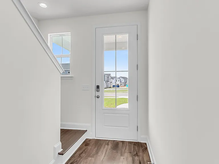 335 Chapman Cir — Photo 7