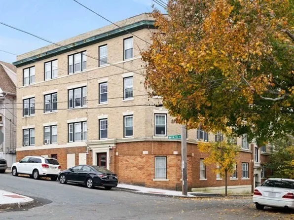 2 Hazel St APT 11, Salem, MA 01970