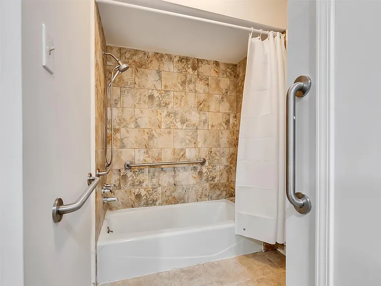 14134 Cleobrook Dr — Photo 19