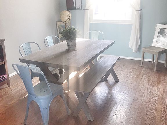 2nd image of 100 Danvers Farm Cir