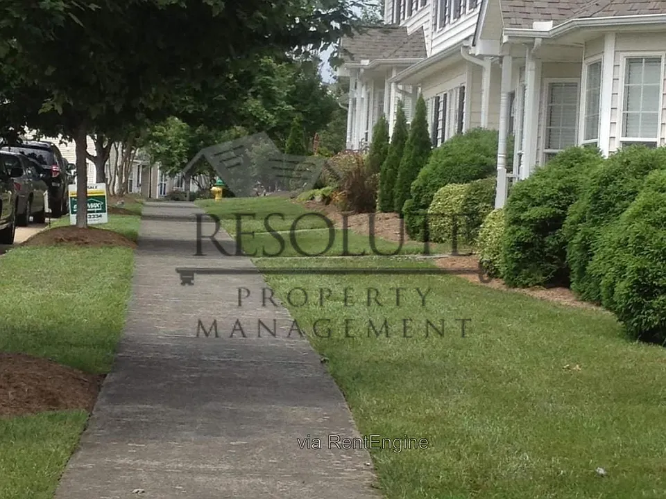 305 Sugar Maple Ave