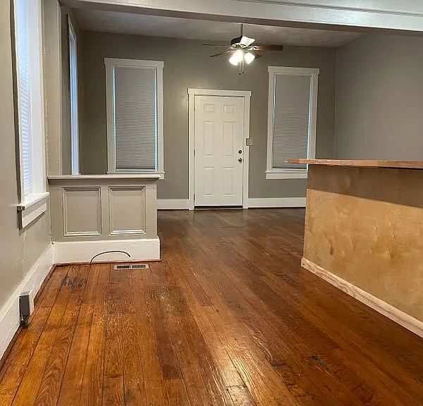 838 S Oak St — Photo 13