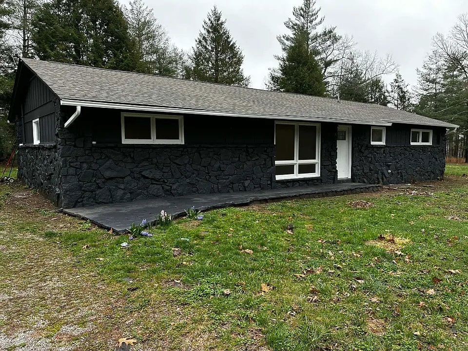 940 Old Highway 70