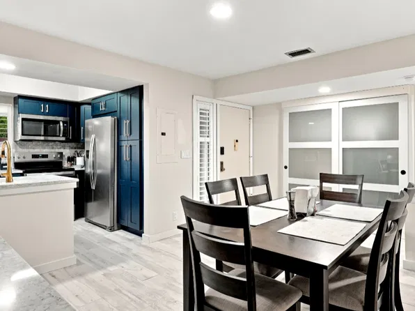 90 S Highland Ave APT 6, Tarpon Springs, FL 34689