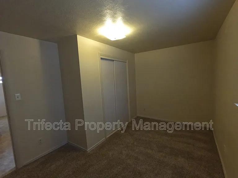 417 N Hollywood St #2 — Photo 7