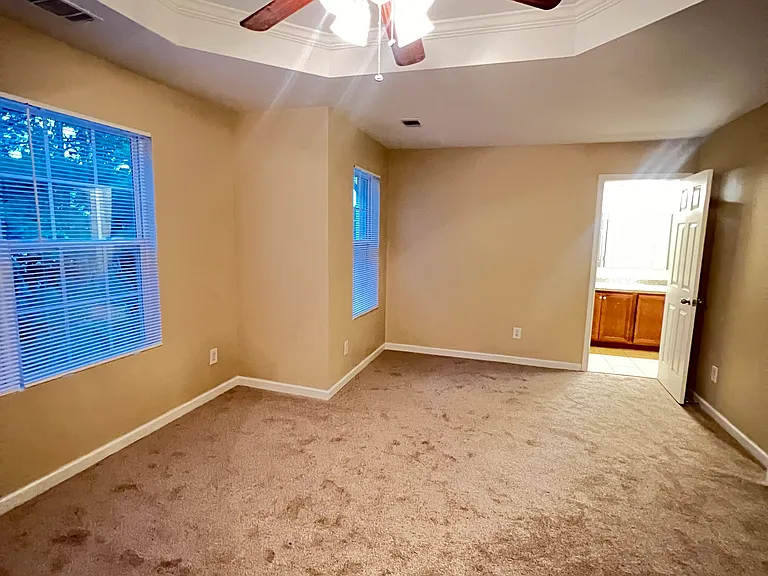 321 Village Dr — Photo 12