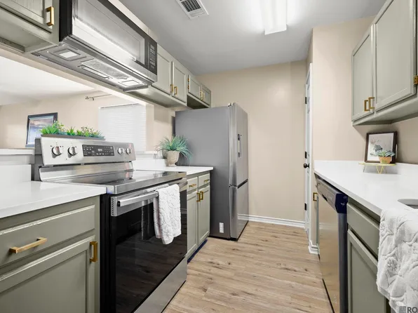 10 Brent Ct, Baton Rouge, LA 70808