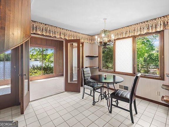 5th image of 425 Audubon Cir