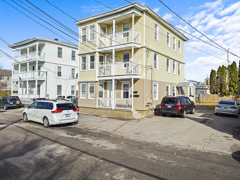 195 Urban Ave #2 — Photo 1