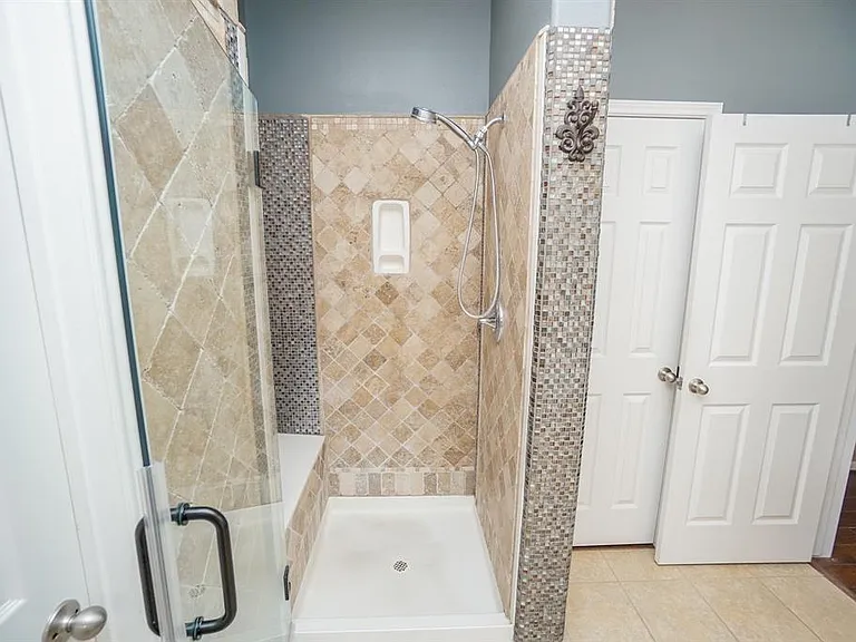 3211 London Ln — Photo 15