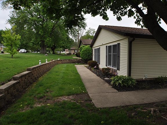 3rd image of 3214 W Carthage Dr APT 2