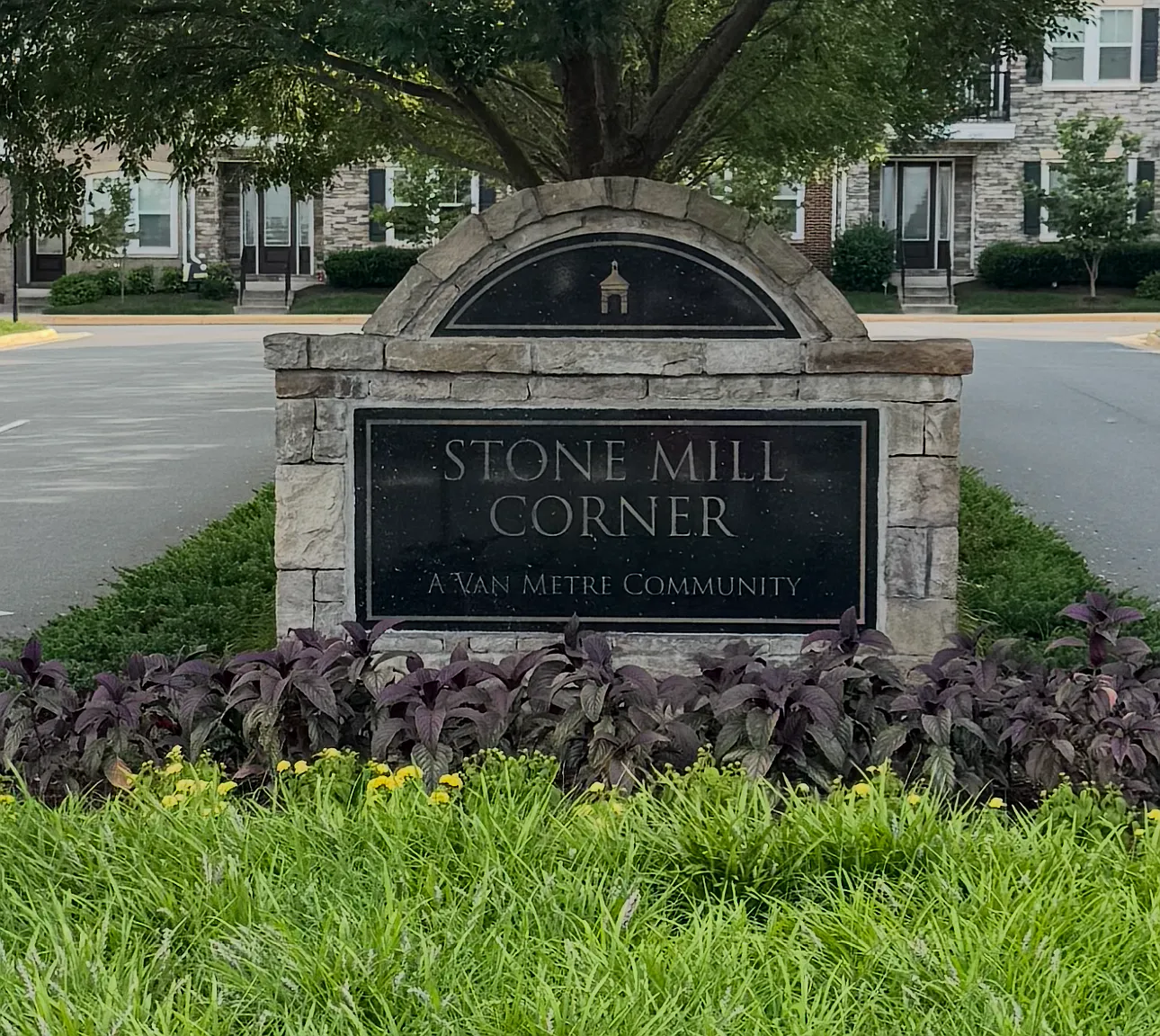 3 bed, 2.5 bath, 1992 sqft, $2,900 — Photo 2