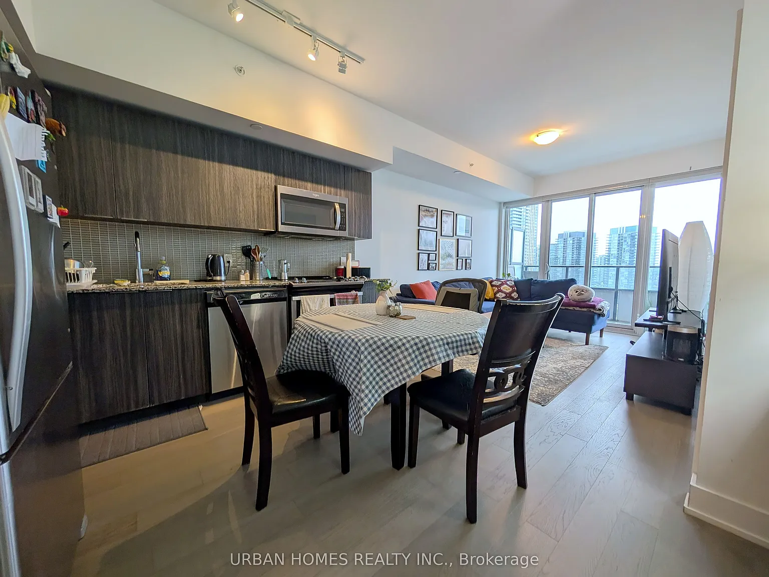 2 bed, $2,600 — Photo 2