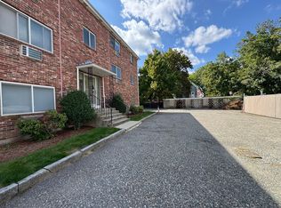 6 McLean Pl APT 5, Cambridge, MA 02140