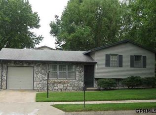 9809 Larimore Ave, Omaha, NE 68134