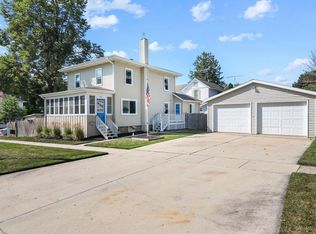 148 E Harrison St, Columbus, WI 53925
