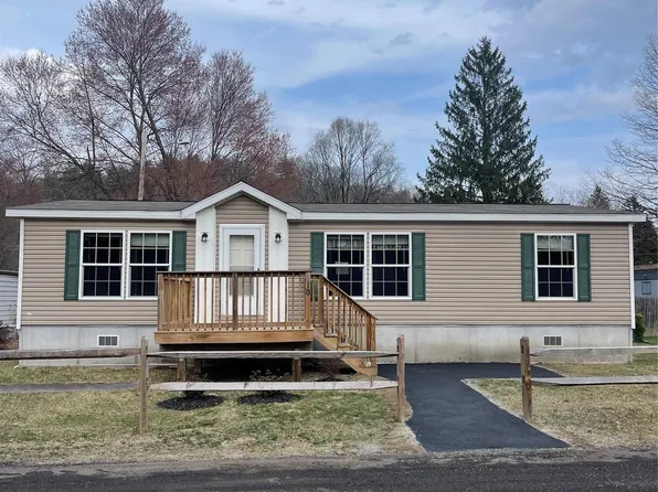 10 Dawn, Pleasant Valley, NY 12569