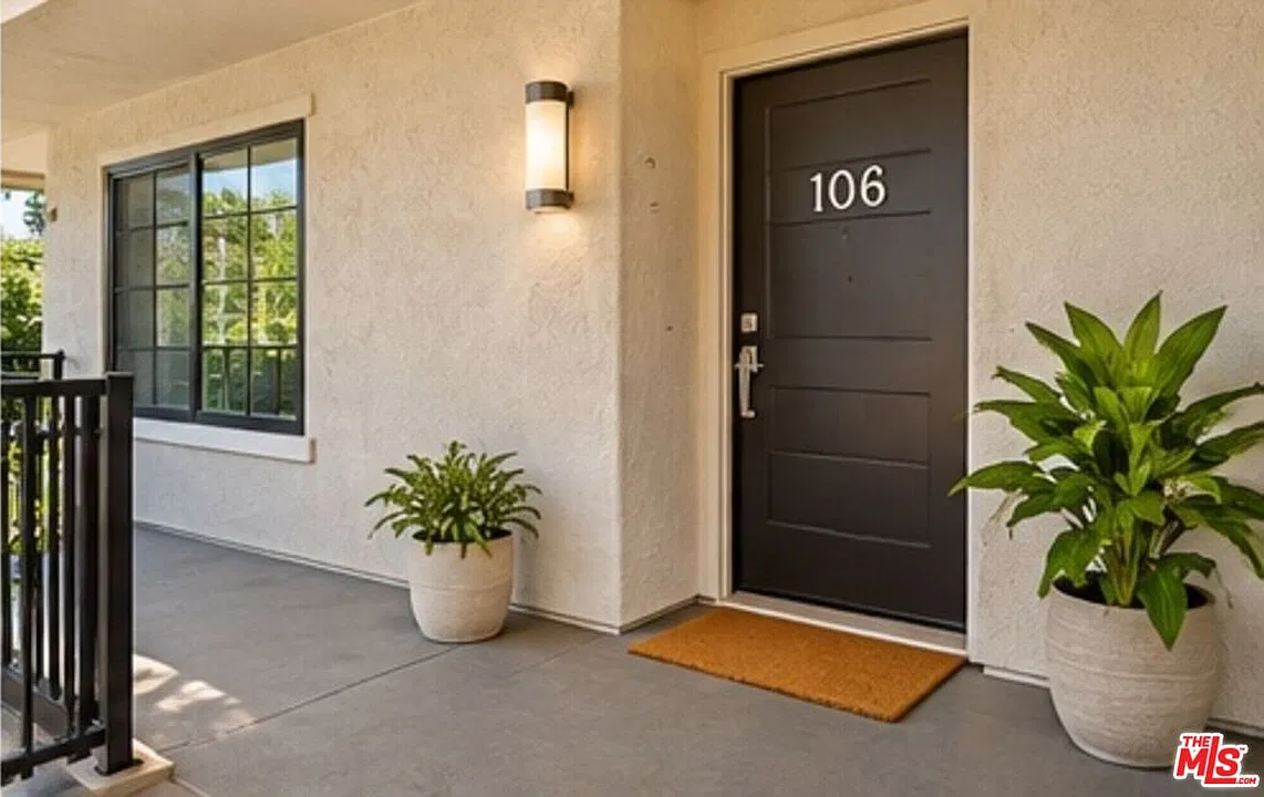 2 bed, 2.5 bath, 1800 sqft, $5,100 — Photo 1