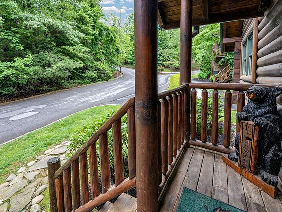 4th image of 644 Gatlinburg Falls Way
