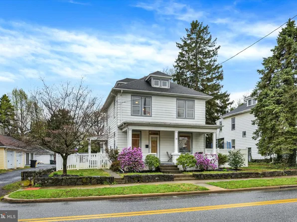 11 W Marble St, Mechanicsburg, PA 17055