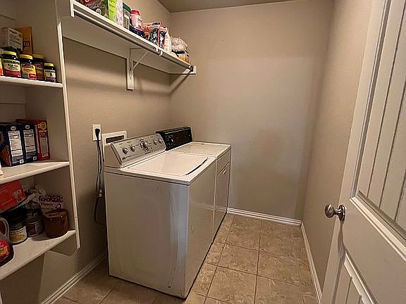 5th image of 512 Brentain Ln