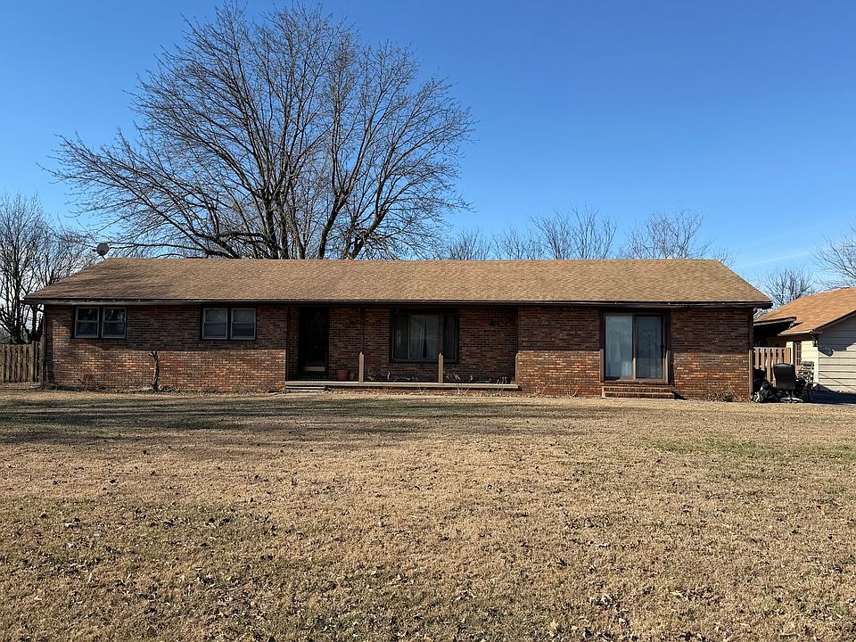 1st image of 2813 Strawberry Rd