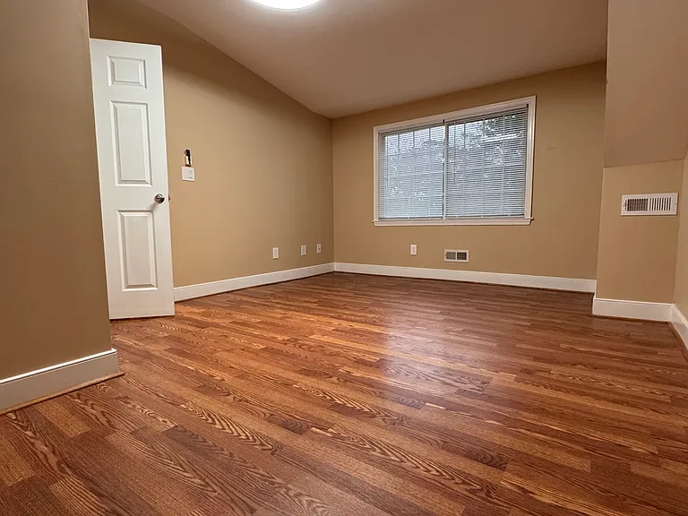 9220 Marlow Ave — Photo 11