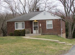 8450 Remington Dr, Pittsburgh, PA 15237