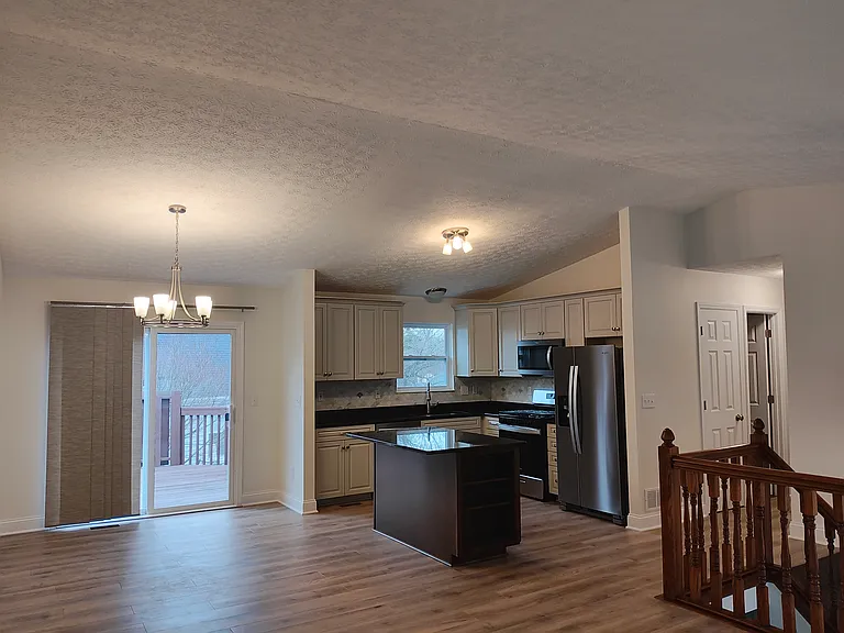 313 Sumption Dr — Photo 3