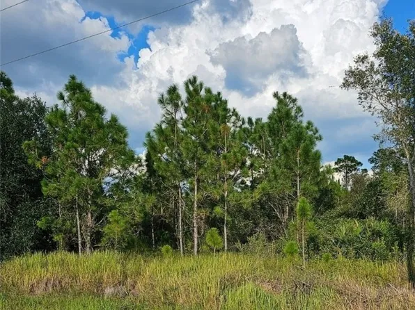 914 Robert Ave, Lehigh Acres, FL 33936