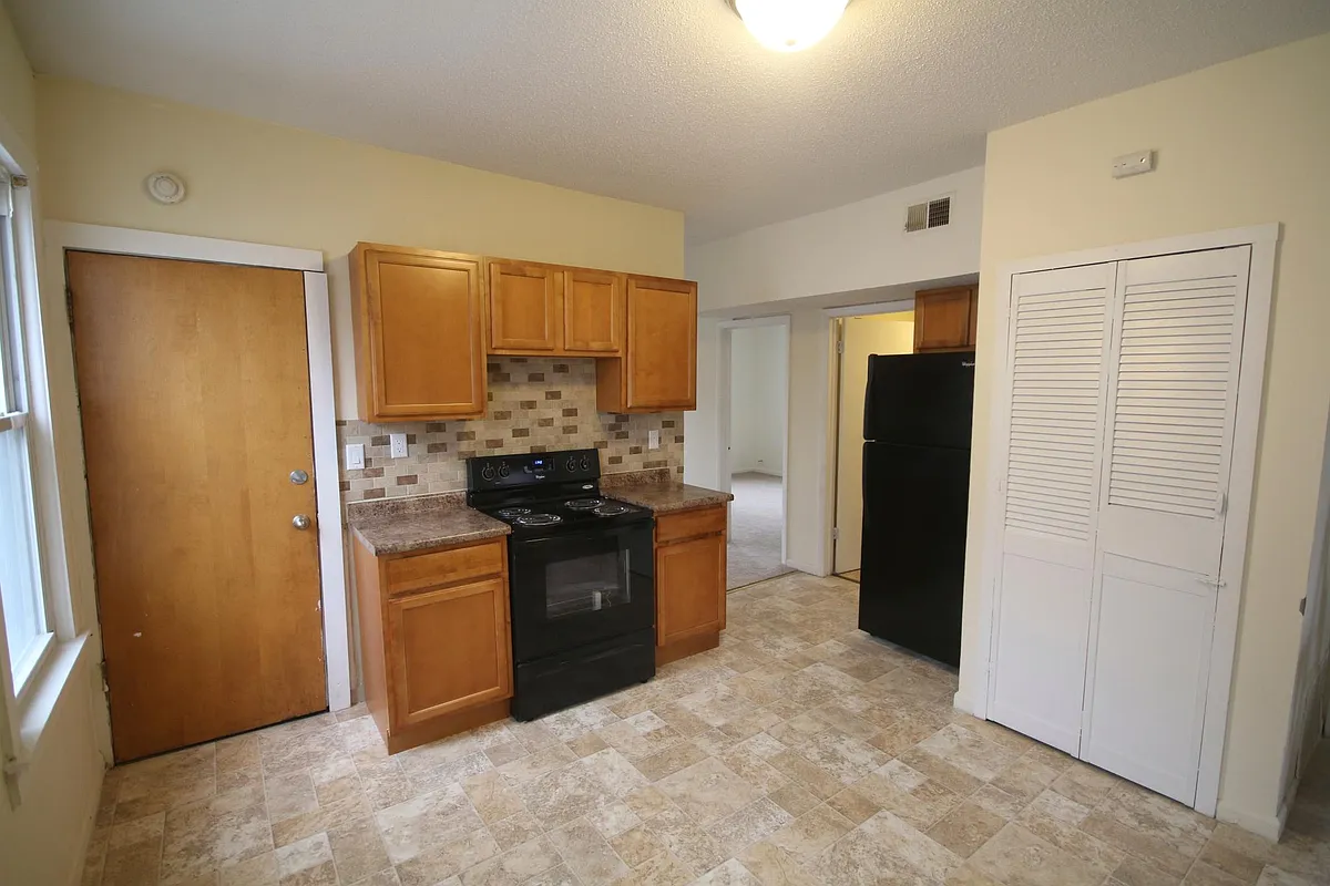 Building Photo - 57 Jubilee St #2