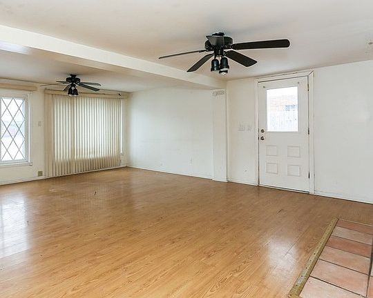 5th image of 2940 N Prater Ave