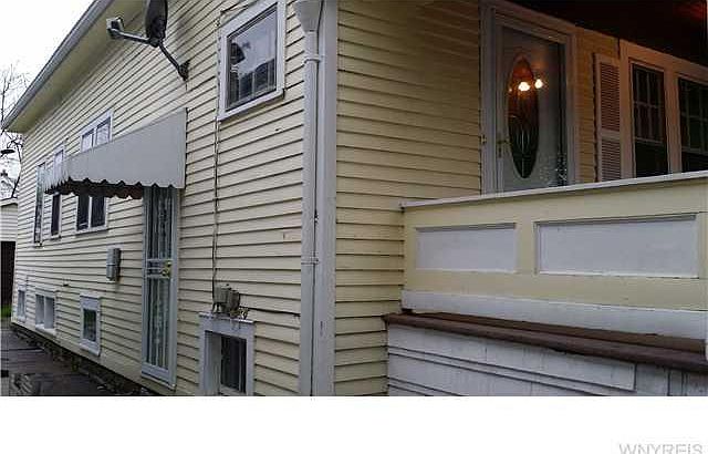 2nd image of 80 E End Ave