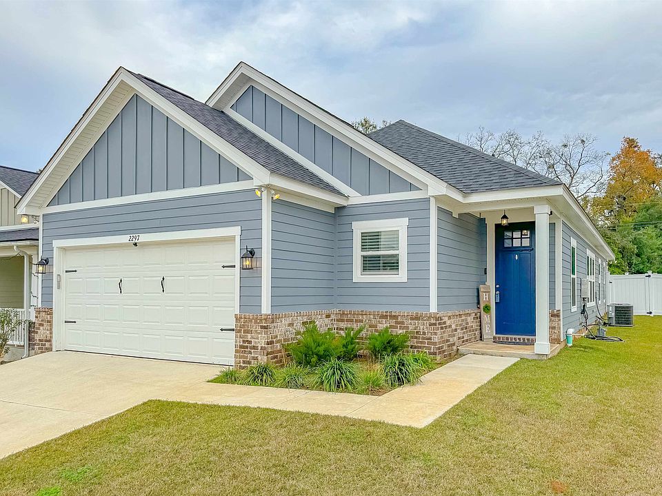 1st image of 2297 Lexington Parc Dr