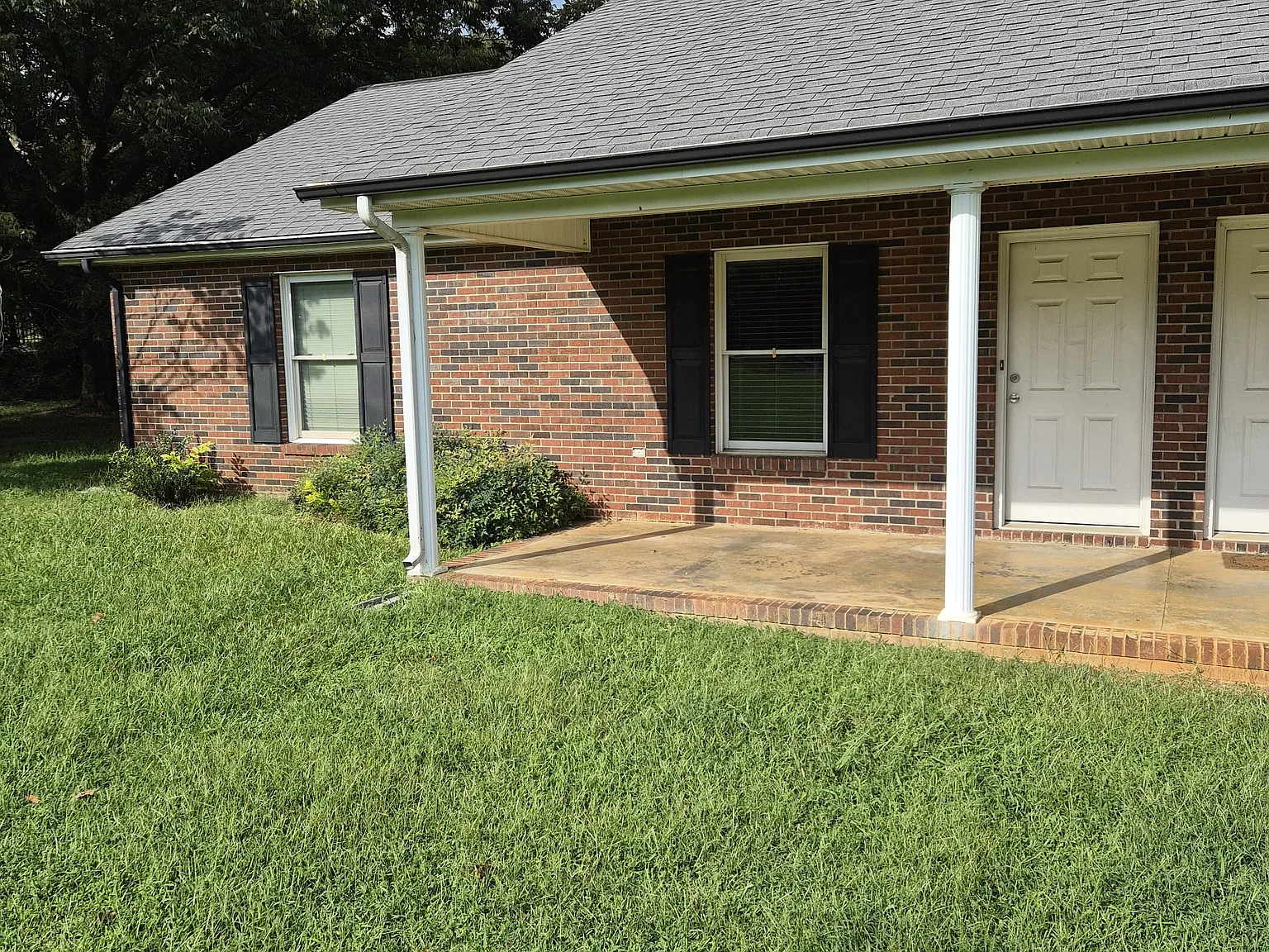 2 bed, $1,200 — Photo 1