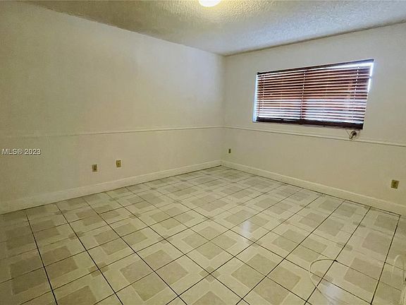 3rd image of 18200 Mediterranean Blvd #822