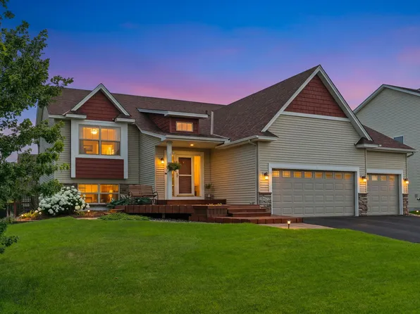 9477 Dunes Ln, Cottage Grove, MN 55016
