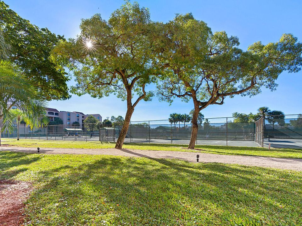 1st image of 2255 Lindell Boulevard #4108
