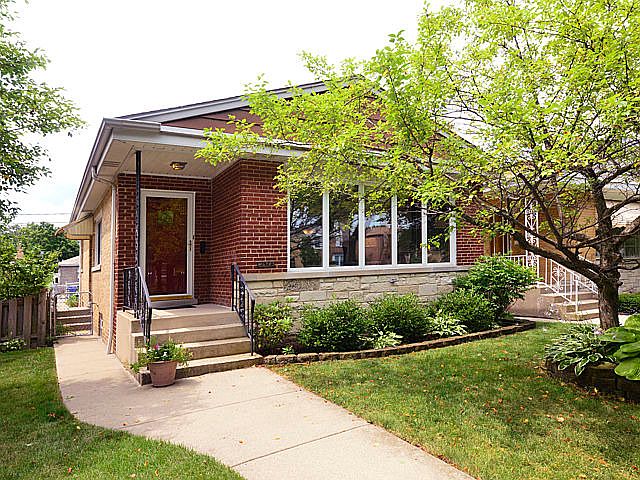 1st image of 7426 N Oketo Ave