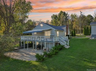 471 Lou Alice Dr, Columbiaville, MI 48421