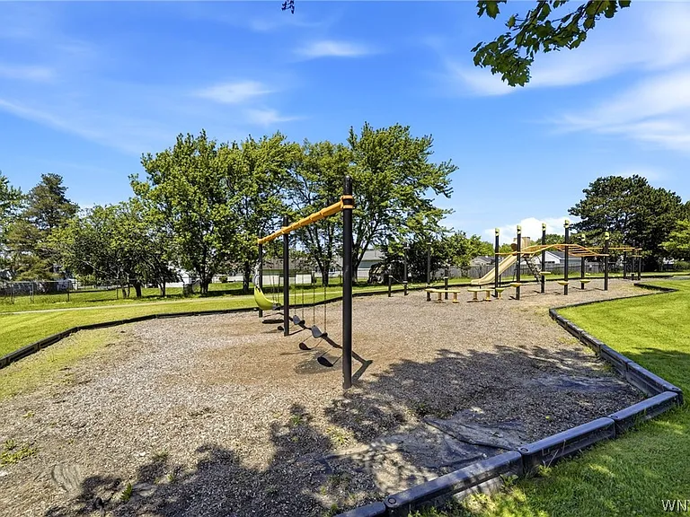 555 Lakeview Ave — Photo 25