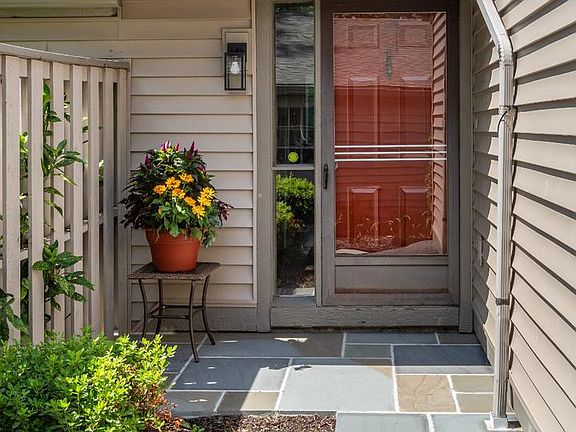 5th image of 266 Chatham Way
