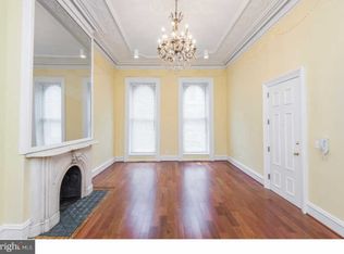 2129 Walnut St #1R, Philadelphia, PA 19103