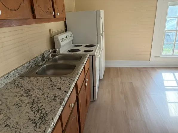 218 Gilmer St #218, Burlington, NC 27217