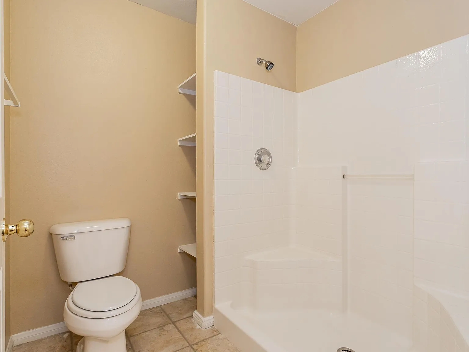 2 bed, 991 sqft, $1,279 — Photo 3