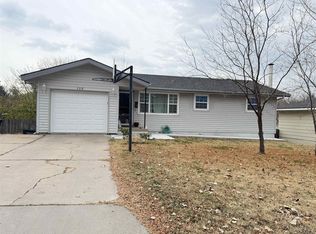 2218 Howell Ave, Dodge City, KS 67801