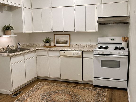5th image of 2542 Stafford Pl