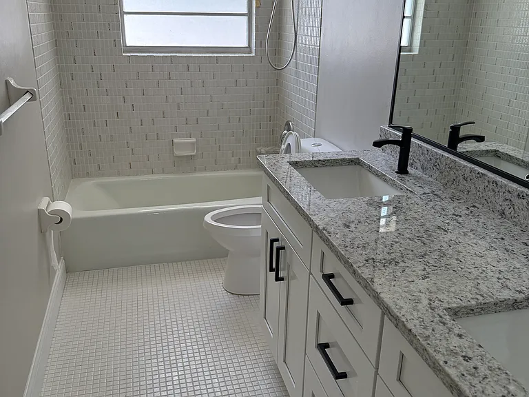 791 Lindenwood Cir E — Photo 8
