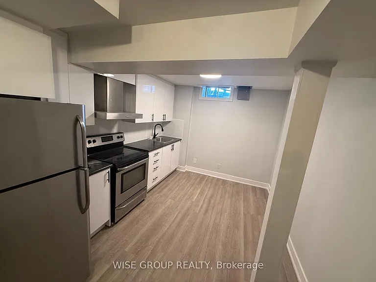 55 Purdy Cres #BASEMENT — Photo 1