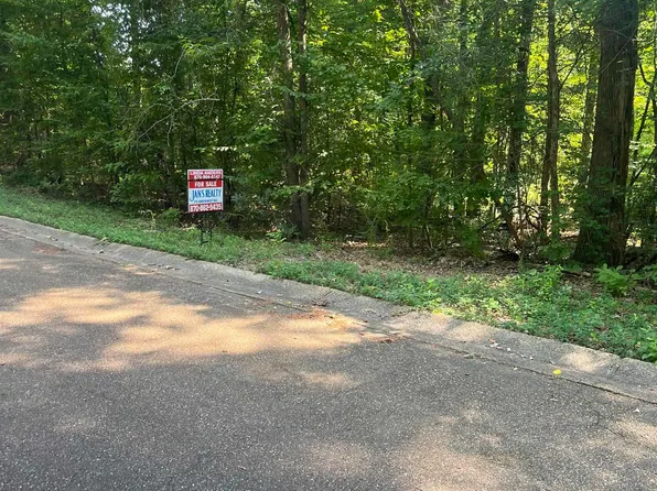 Regency Cir, Magnolia, AR 71753
